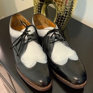 Stacy Adam’s Classic Two-Tone Leather Men’s Brogue Oxfords in Black and White